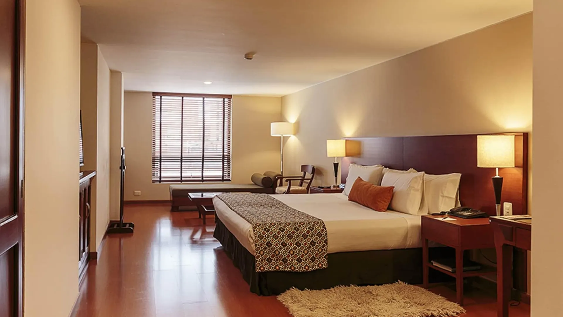 Hotel Estelar Suites Jones Bogotá 4*,